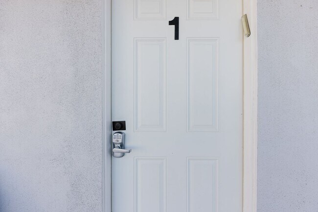 Photo - 14248 Oxnard St Unit 1