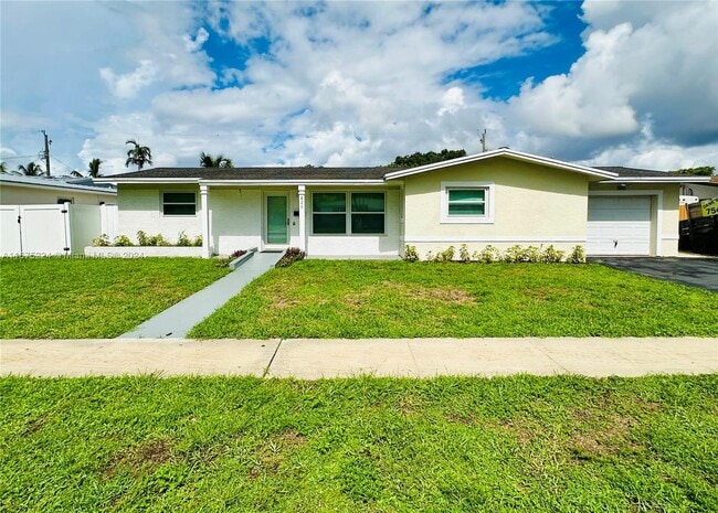 Building Photo - 825 NW 8th Ave Rental