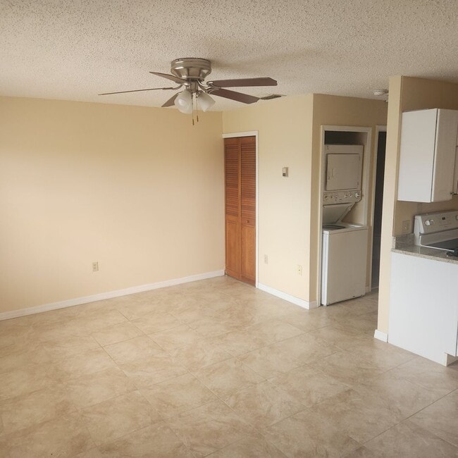 Photo - 1 bedroom 1 bath washer /Dryer included Unit 507