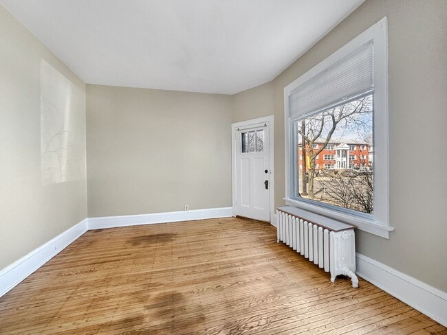 Photo - 1019 W 31st St