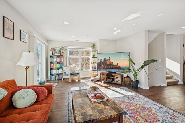Photo - 2449 Lyndale Ave S Unit 3