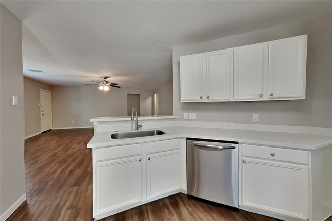 Photo - 16716 Foursquare Dr