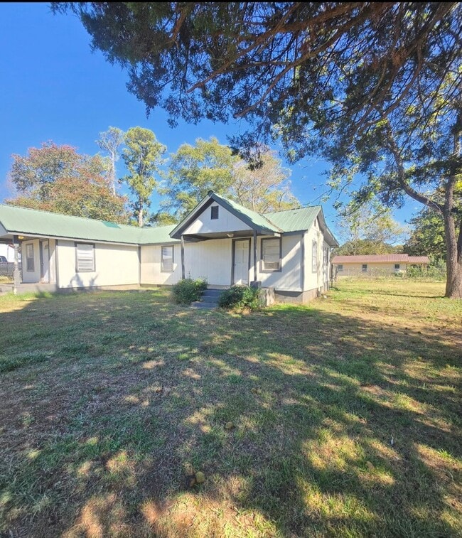 Building Photo - 515 Tuskegee St