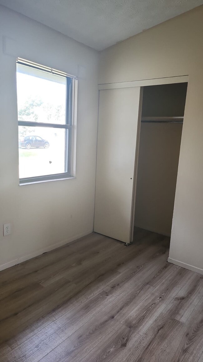 Photo - 1331-1333 Thurston St Unidad 1326