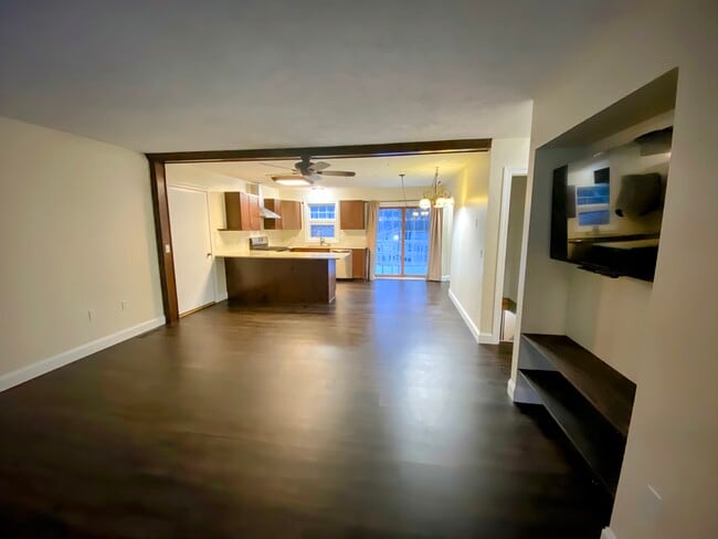 Photo - 39058 OH-517 Unit B