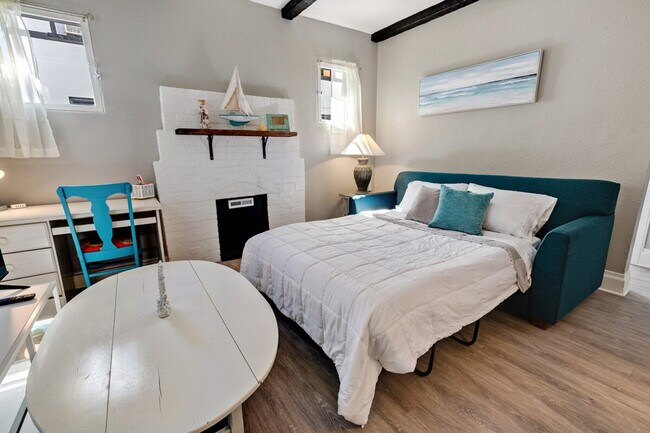 Photo - 1400 N Humboldt St Unit ID1341157P