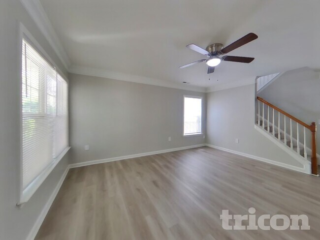 Photo - 10247 Hugue Way