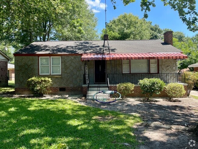 Building Photo - Rosewood Rental