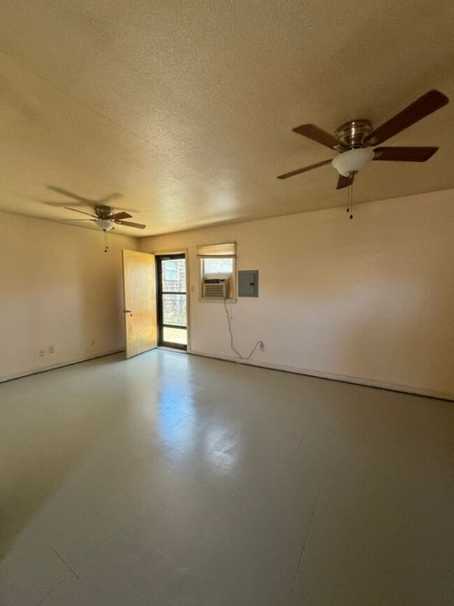 4312 S Hayden St