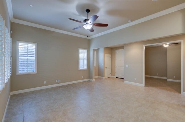 Photo - 4279 Heritage Ave