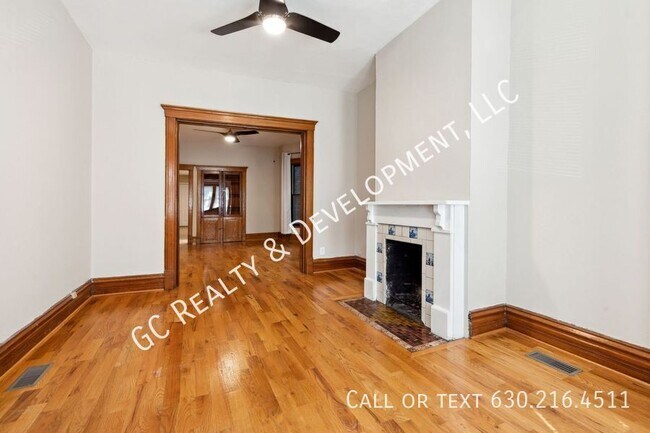 Photo - 1028 W Roscoe St Unit 1
