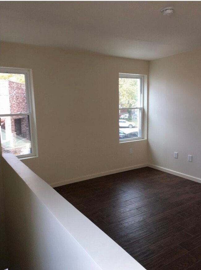 Living Room - 2801 S 16th St Unit 2nd Floor