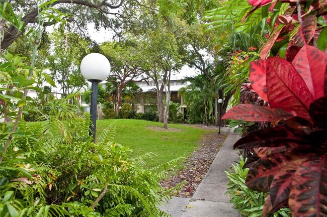 Building Photo - 19216 NE 25th Ave