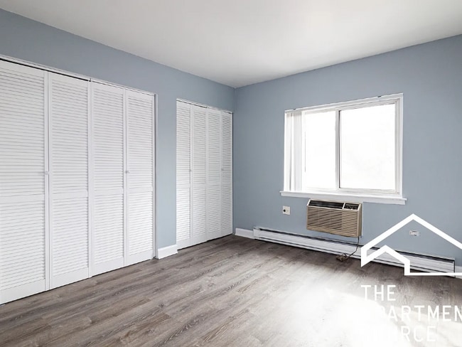 Photo - 3825 N Pine Grove Ave Unit 202