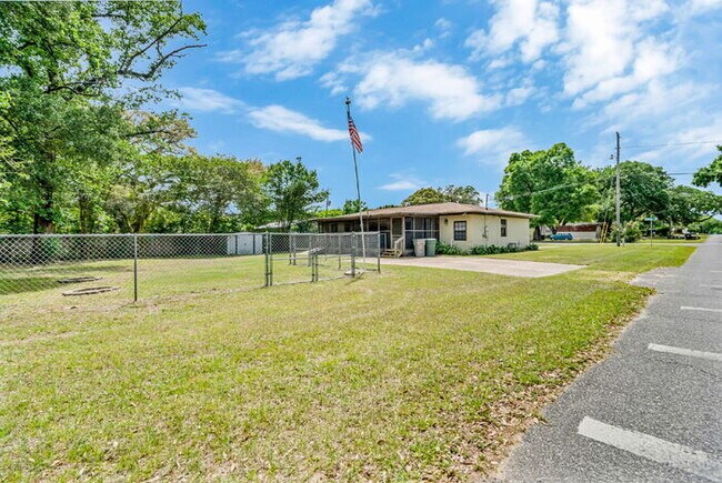 Photo - Charming 4 Bedroom Pensacola Rental in a Convenient Location!