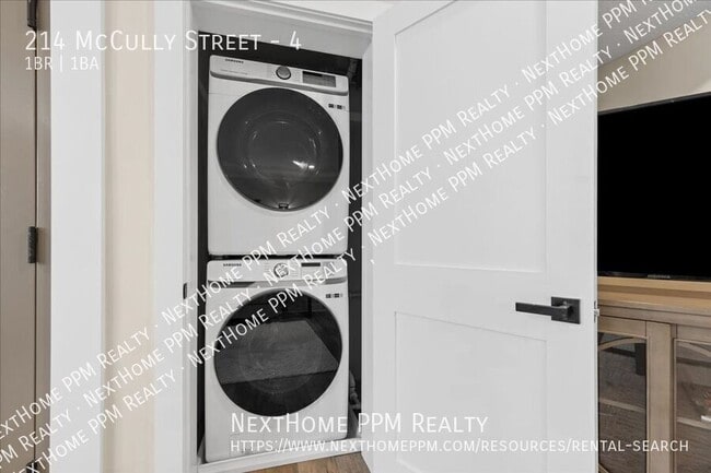 Photo - 214 McCully St Unit 4