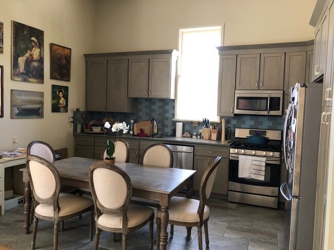 1303 Peniston St Unit 1303
