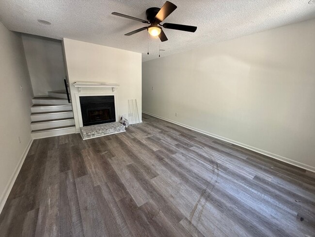 Photo - 3401 Christopher Dr NW Unit B