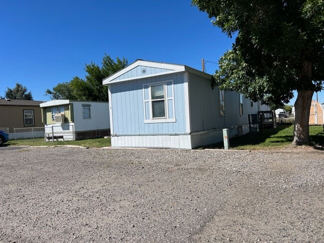 Photo - 3 Bedroom 2 Bath Trailer for Rent