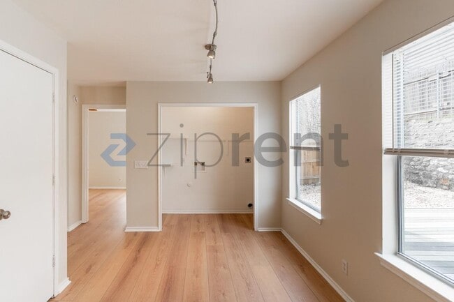 Photo - 412 Celery Loop