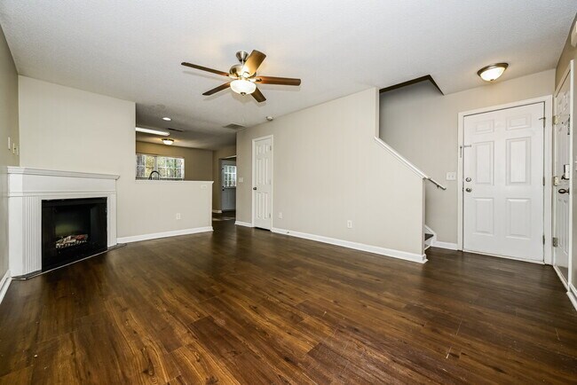 Photo - 153 Lossie Ln