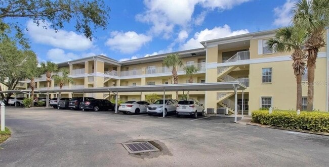 Building Photo - 19335 Water Oak Drive Unit 108