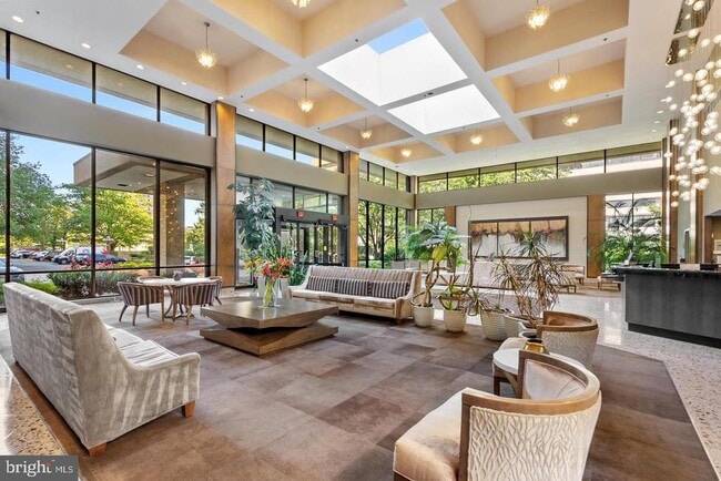 Building Photo - 3713 S George Mason Dr Unit 716