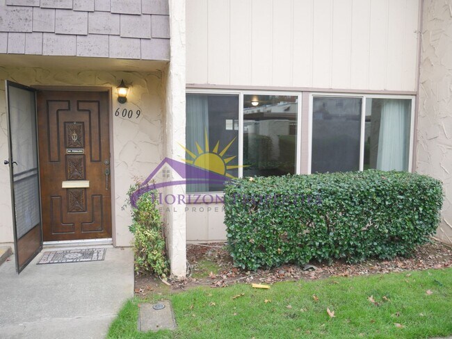 Photo - 3 Bed 2.5 Bath 1,380 sqft Townhome in Carmichael