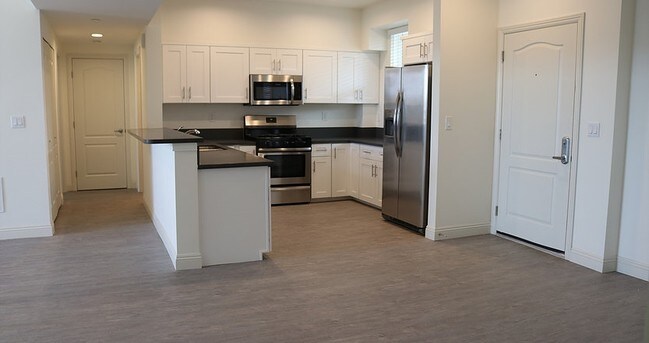 Photo - Bellaire Crest