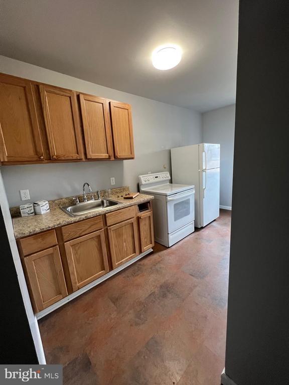 Building Photo - 202 S Samuel St Unit 5