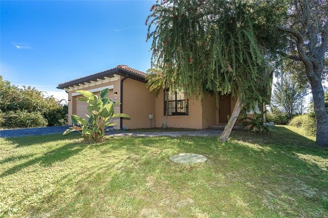 Photo - 431 Albatross Rd