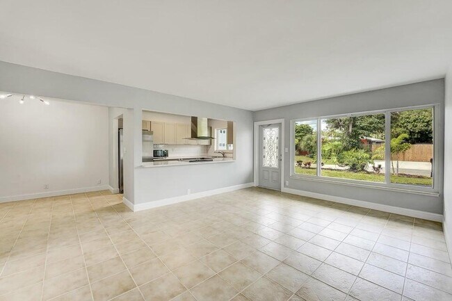 Photo - 208 NW 1st St