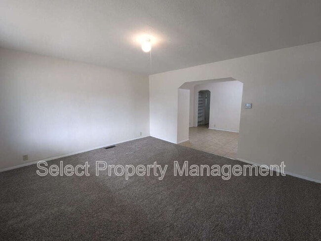 Photo - 122 W Creighton Ave