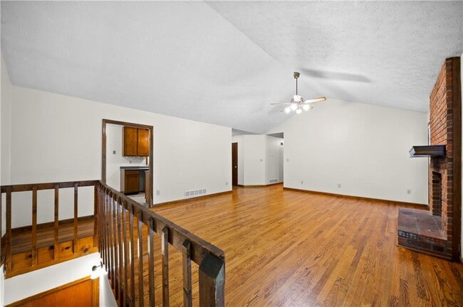 Photo - 5405 Iris Dr SW