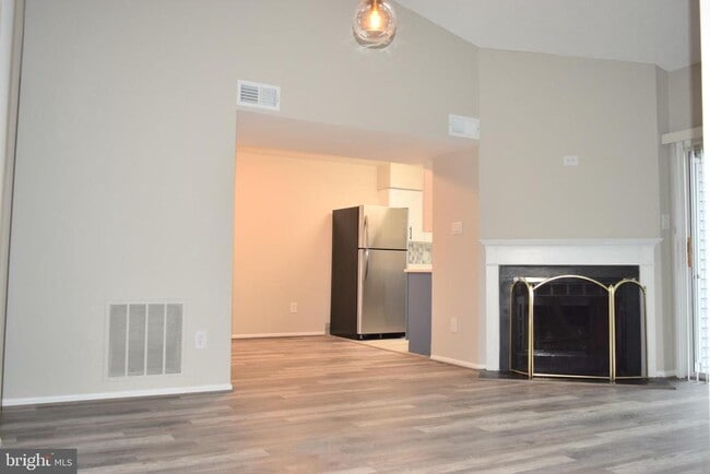 Photo - 12121 Chaucer Ln Unidad 12121