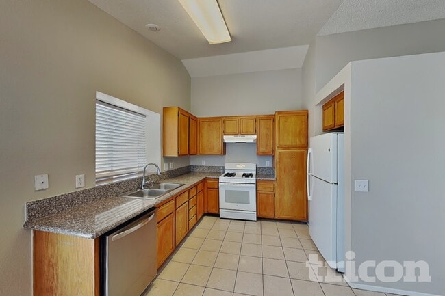 Photo - 2013 Havelina St
