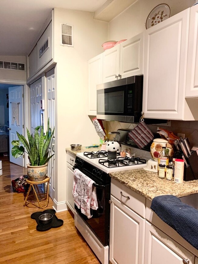 Photo - 629 Catharine St