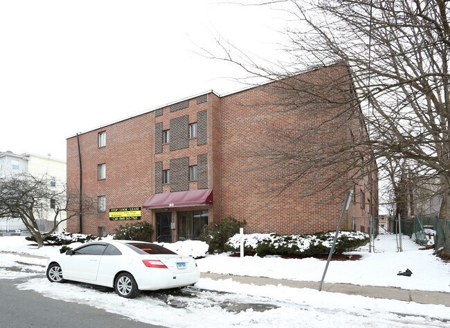 Photo - 89 S Whitney St