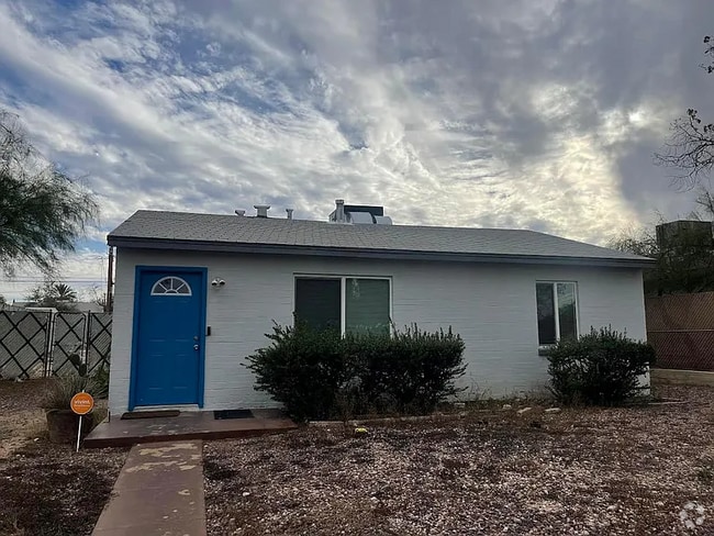 Building Photo - 416 E Linden St Rental