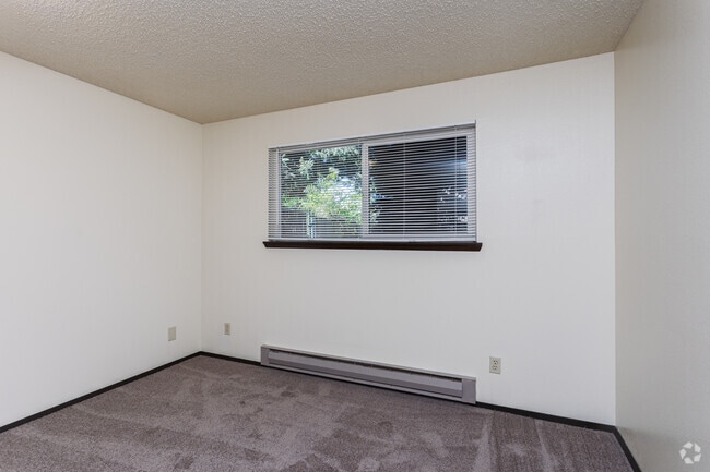 1BR, 1BA - 500SF - Bedroom