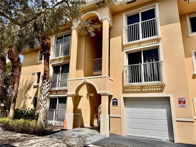 Building Photo - 9909 Westwood Dr Unit 23-1
