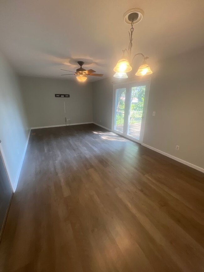 Photo - MOVE IN READY!!