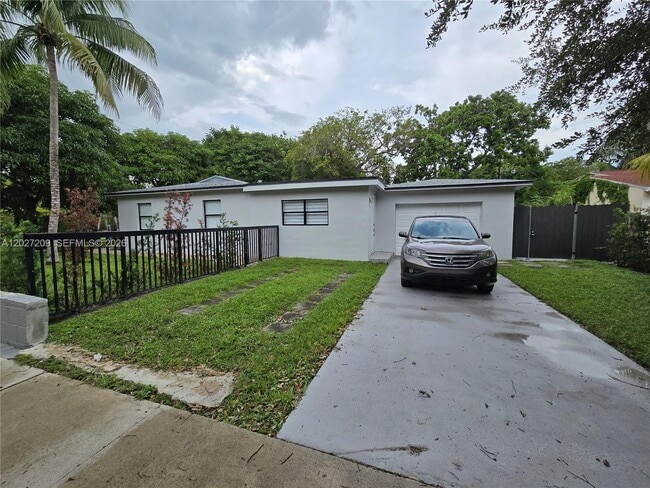 Building Photo - 841 S 24th Ave Unit B