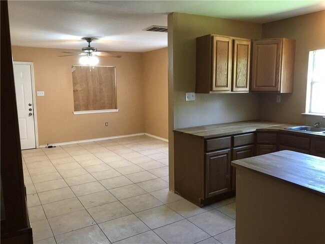 Photo - 4307 Shallowbrook Trail