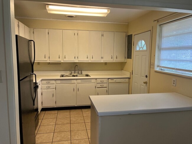 Photo - 3 Bed, 1 Bath House