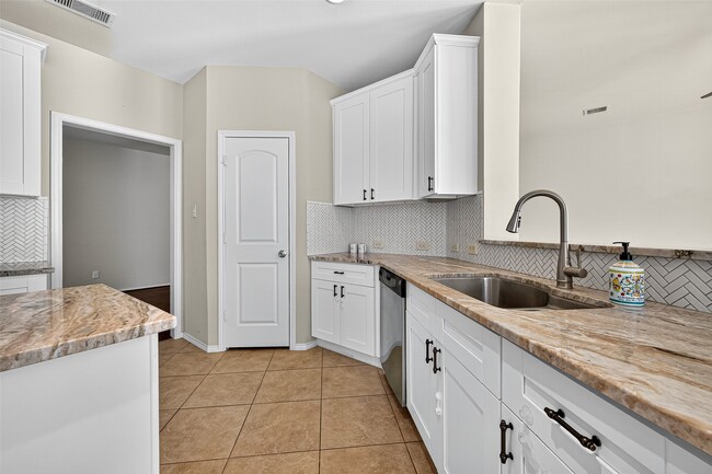 Photo - 2606 Waterbrook Ln