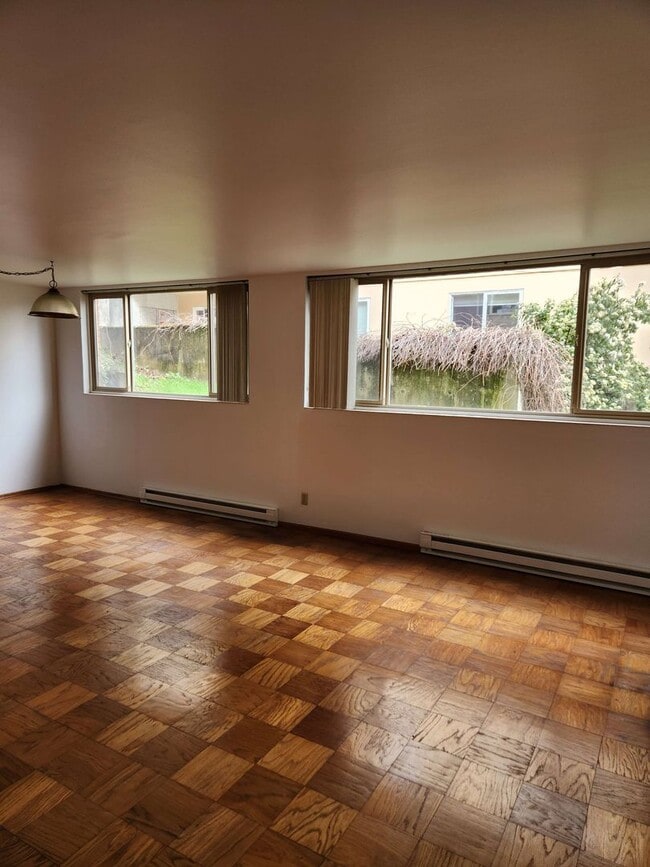 Photo - Valcrest Apartments