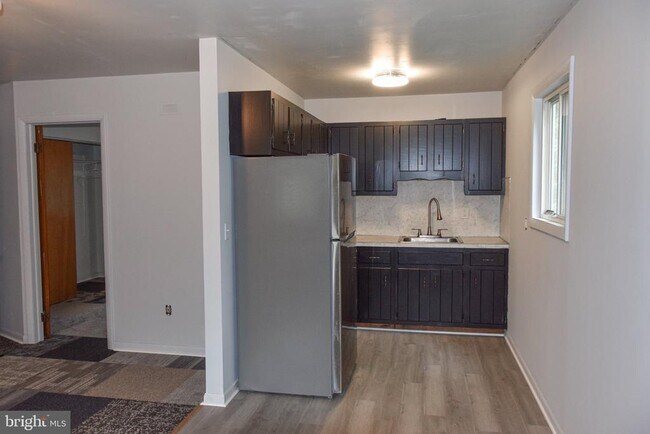 Photo - 901 Laurel St Unit APARTMENT #1