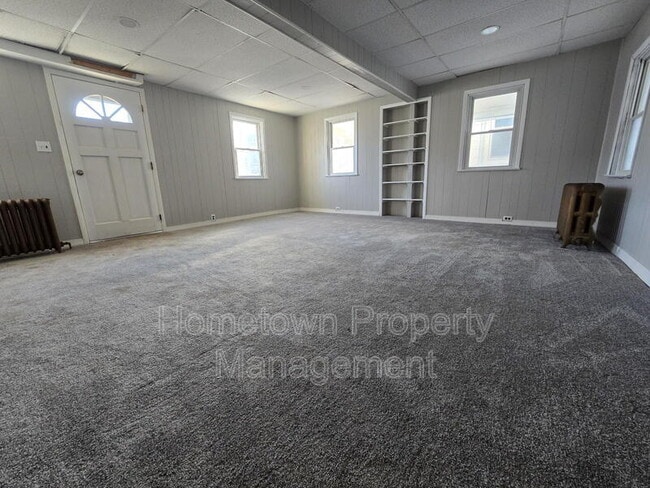 Photo - 42 N High St