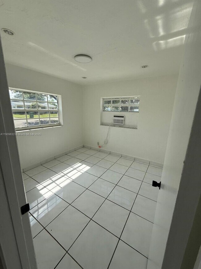 Photo - 6931 SW 24th Ct